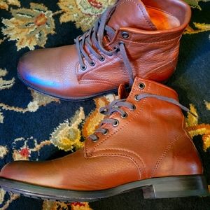 Barely used FRYE Tyler lace up leather boots cognac size 9 women